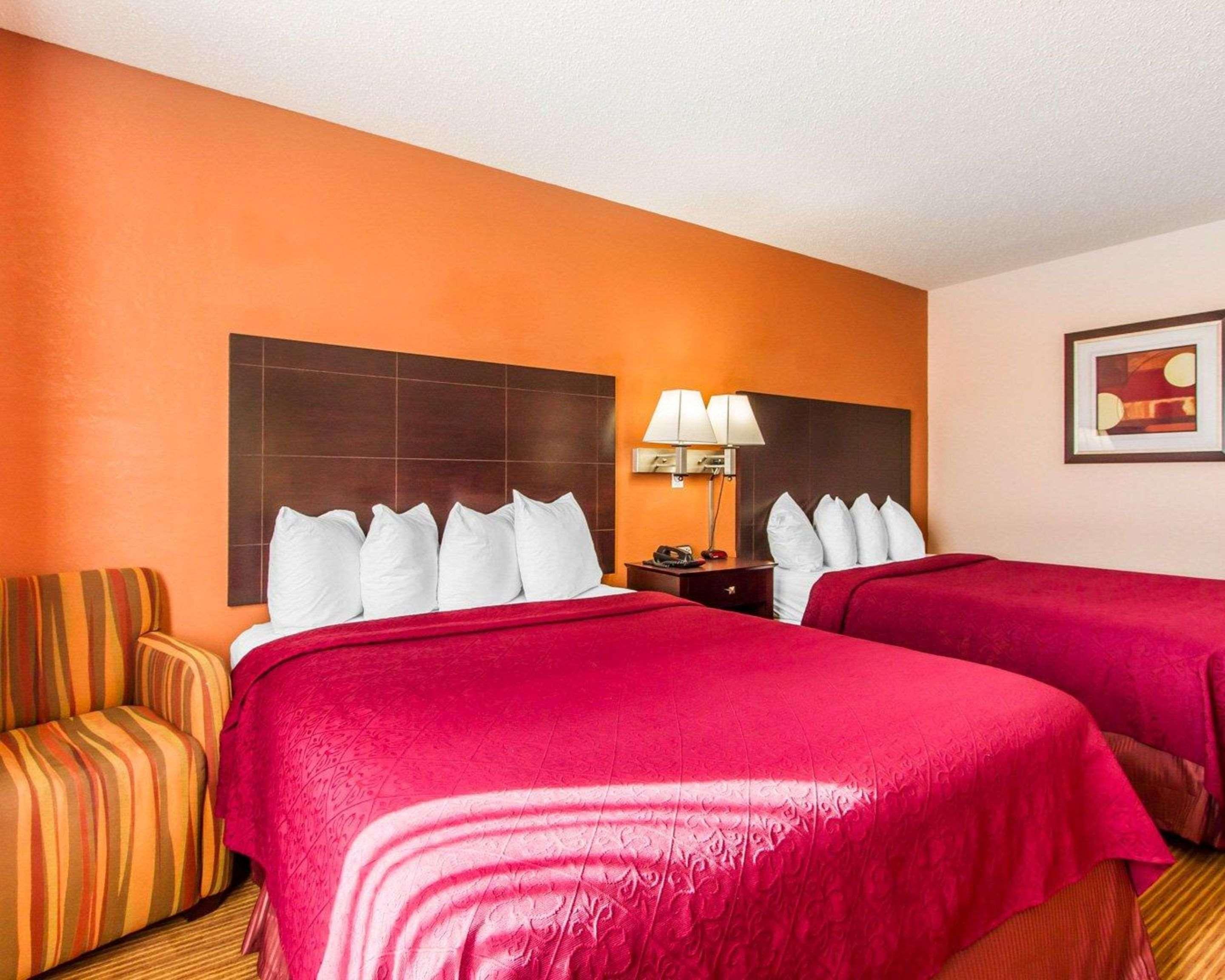 Quality Inn & Suites Ottumwa North Exteriör bild