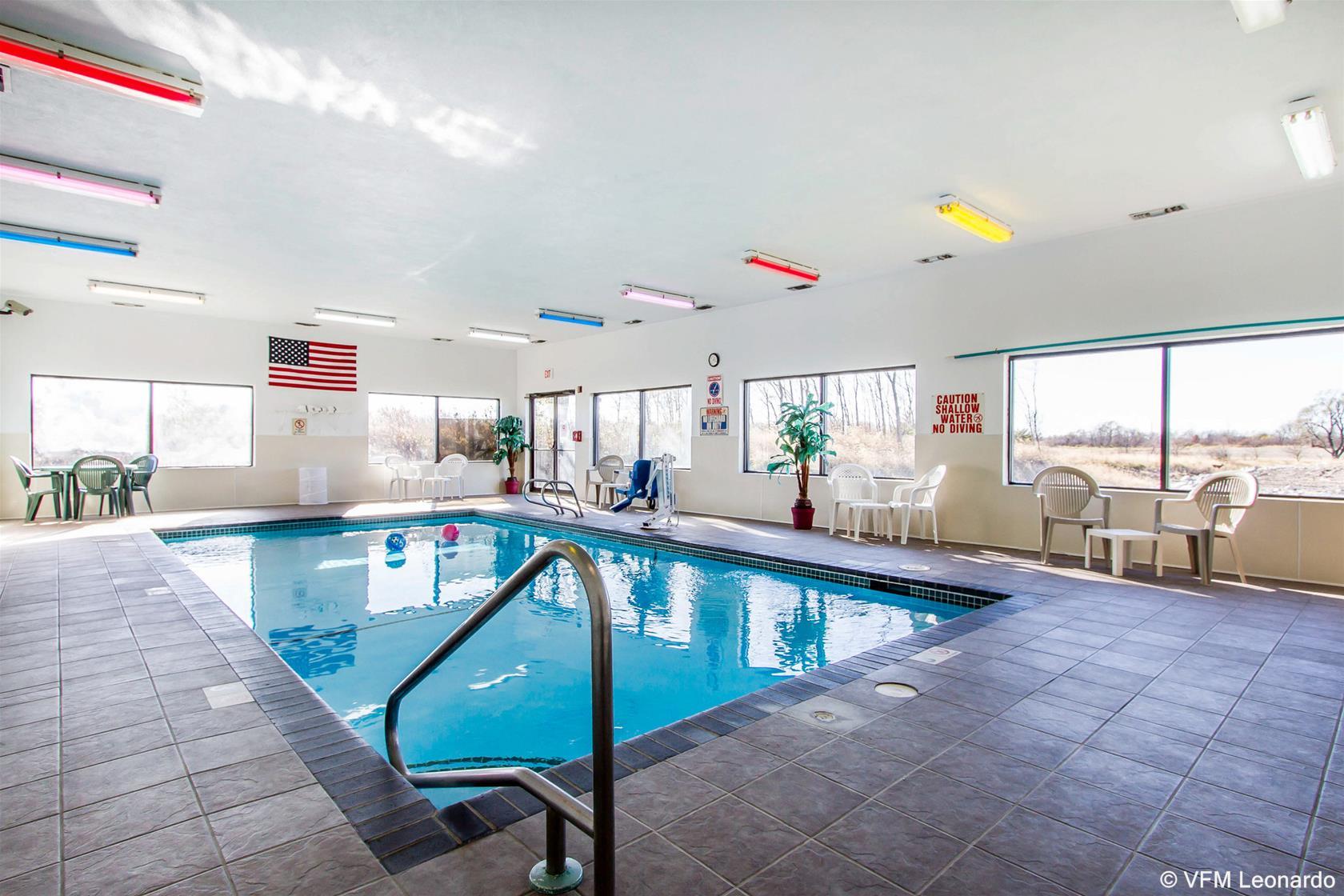 Quality Inn & Suites Ottumwa North Exteriör bild