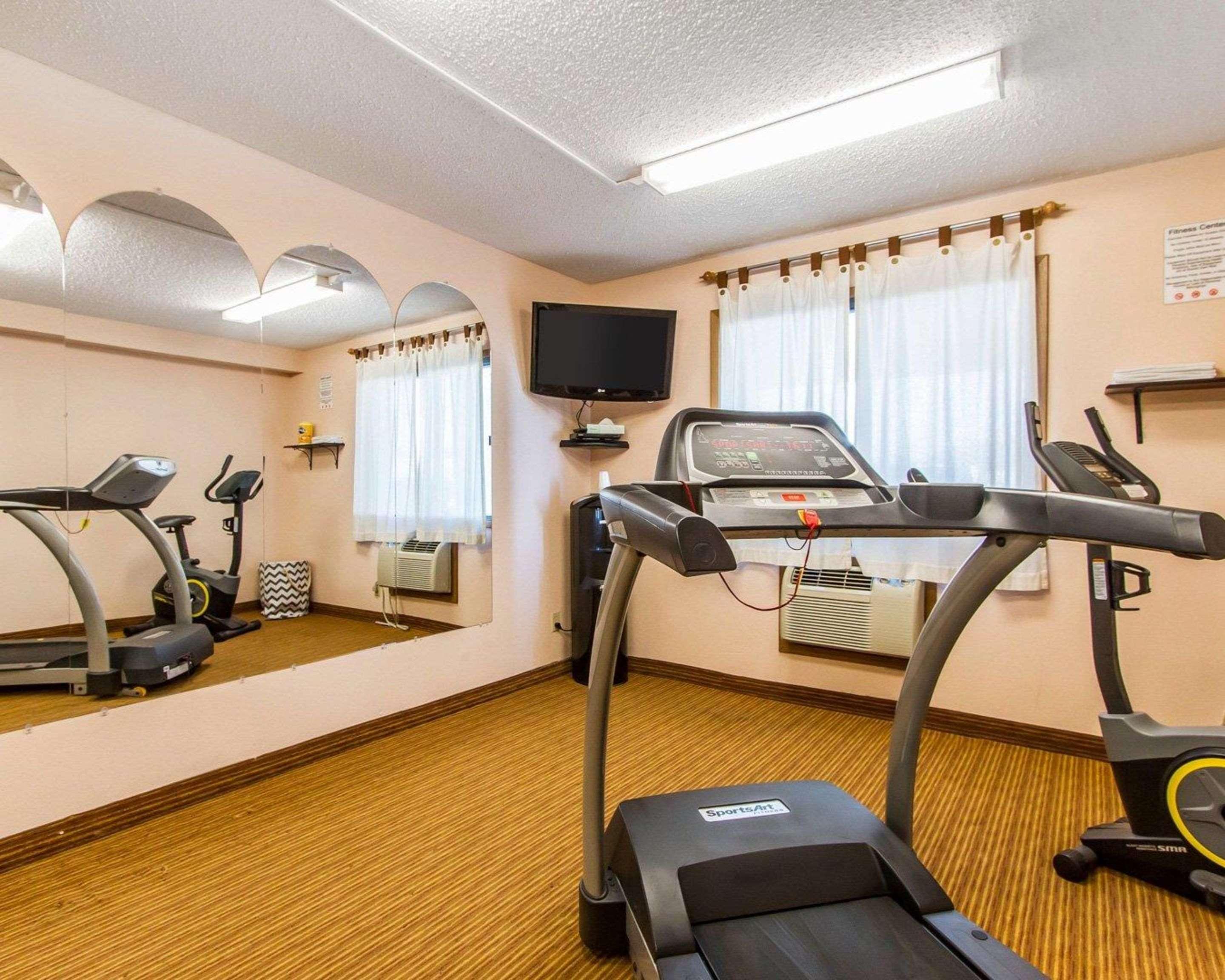 Quality Inn & Suites Ottumwa North Exteriör bild