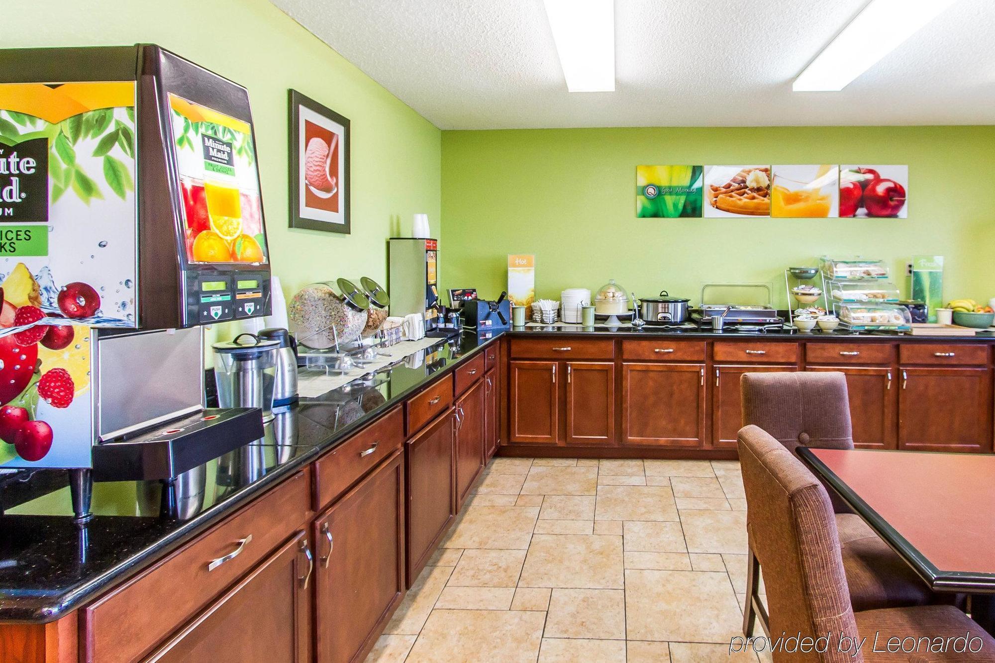 Quality Inn & Suites Ottumwa North Exteriör bild