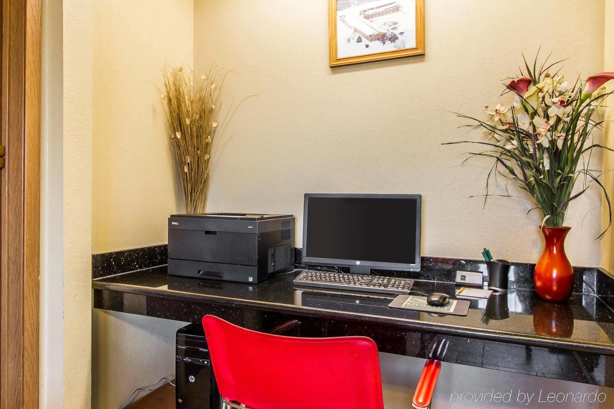 Quality Inn & Suites Ottumwa North Exteriör bild